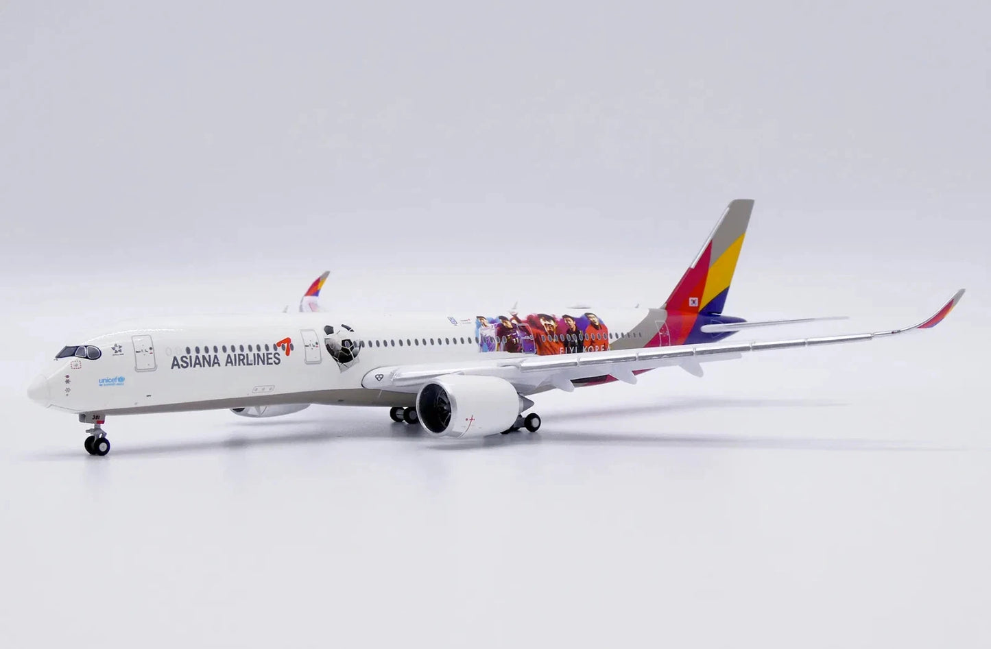 JCWINGS A350-900XWB ASIANA AIRLINES 'FLY KOREA' FLAP DOWN REG: HL8381