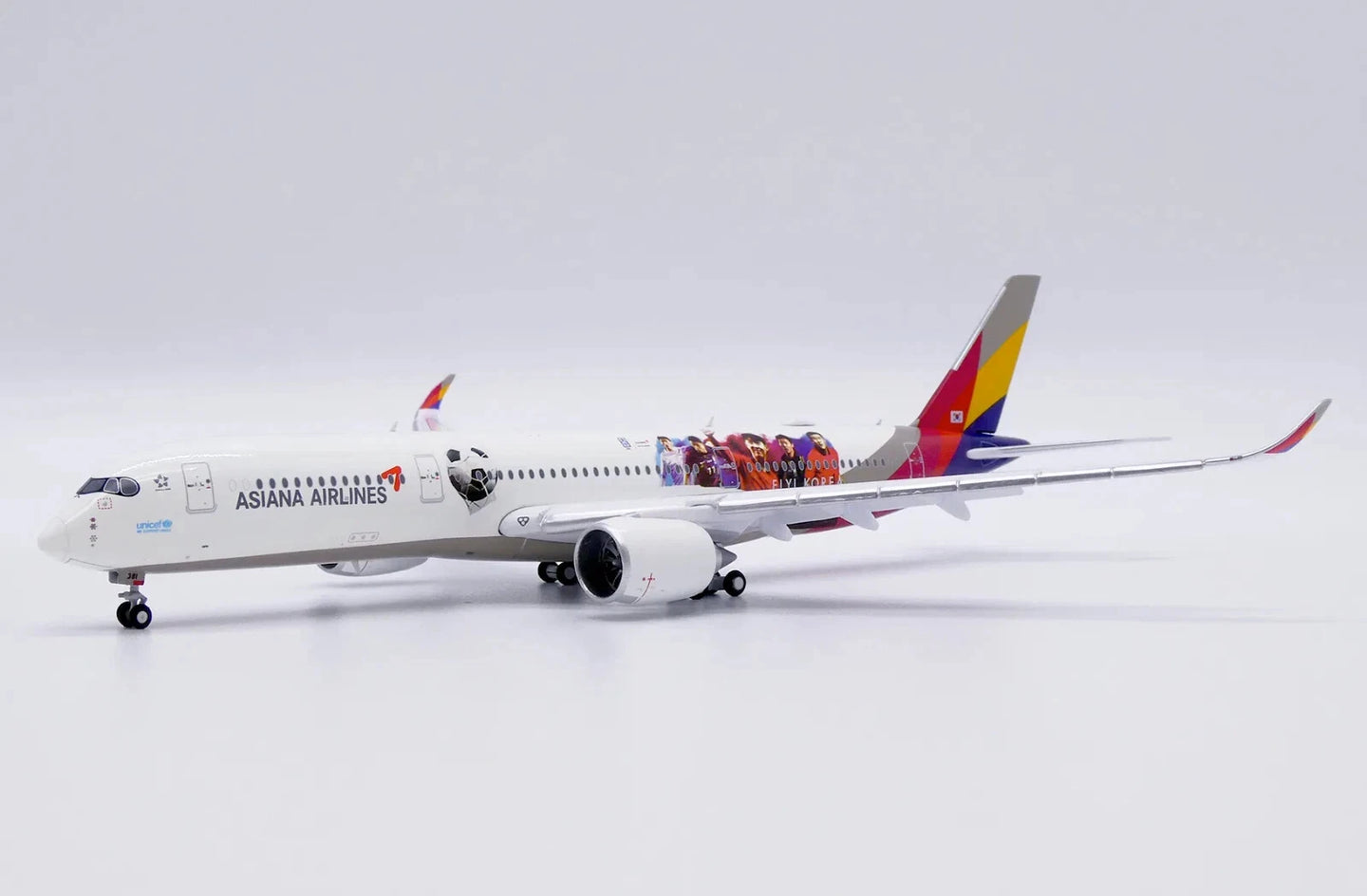 JCWINGS A350-900XWB ASIANA AIRLINES 'FLY KOREA' FLAP DOWN REG: HL8381