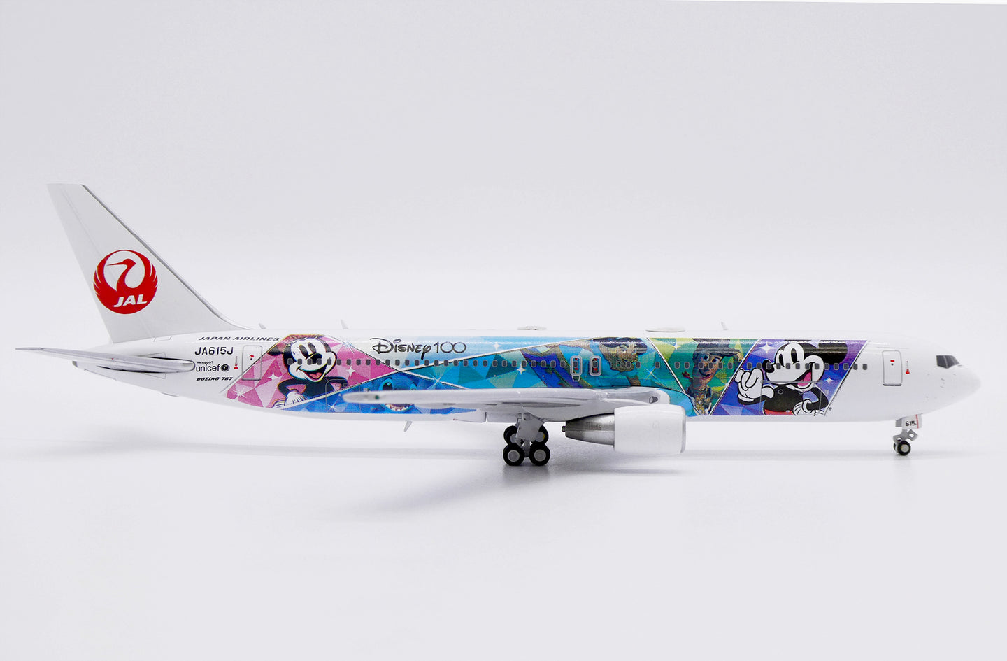JC WINGS  B767-300(ER) DISNEY JAPAN AIRLINES REG: JA615J