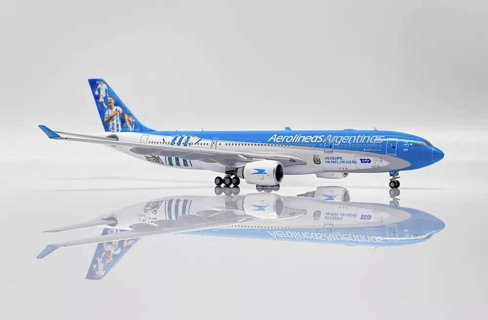 JC WINGS A330-200 ARGENTINA AEROLINEAS "ARGENTINAS FOOTBALL LIVERY" REG: LV-FVH