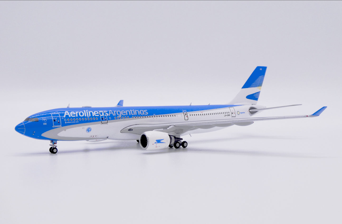 JC WINGS A330-200 AEROLINEAS ARGENTINAS REG: LV-GHQ