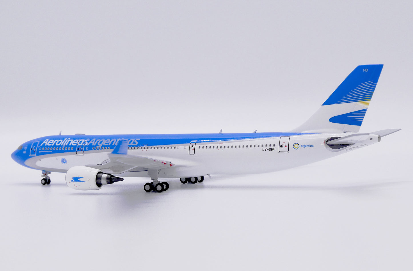 JC WINGS A330-200 AEROLINEAS ARGENTINAS REG: LV-GHQ