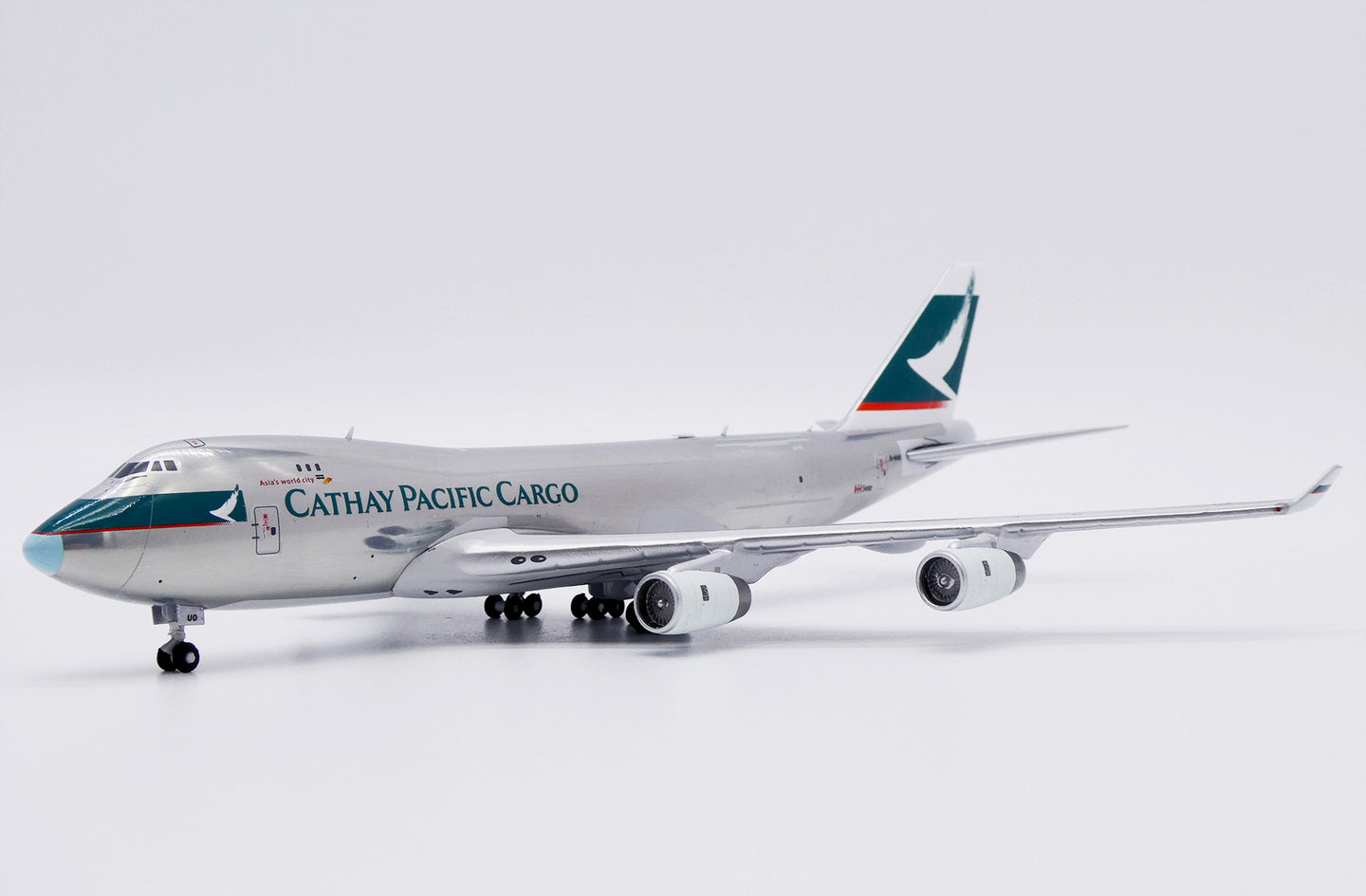 JC WINGS B747-400F CATHAY PACIFIC CARGO (POLISHED) REG: B-HUO