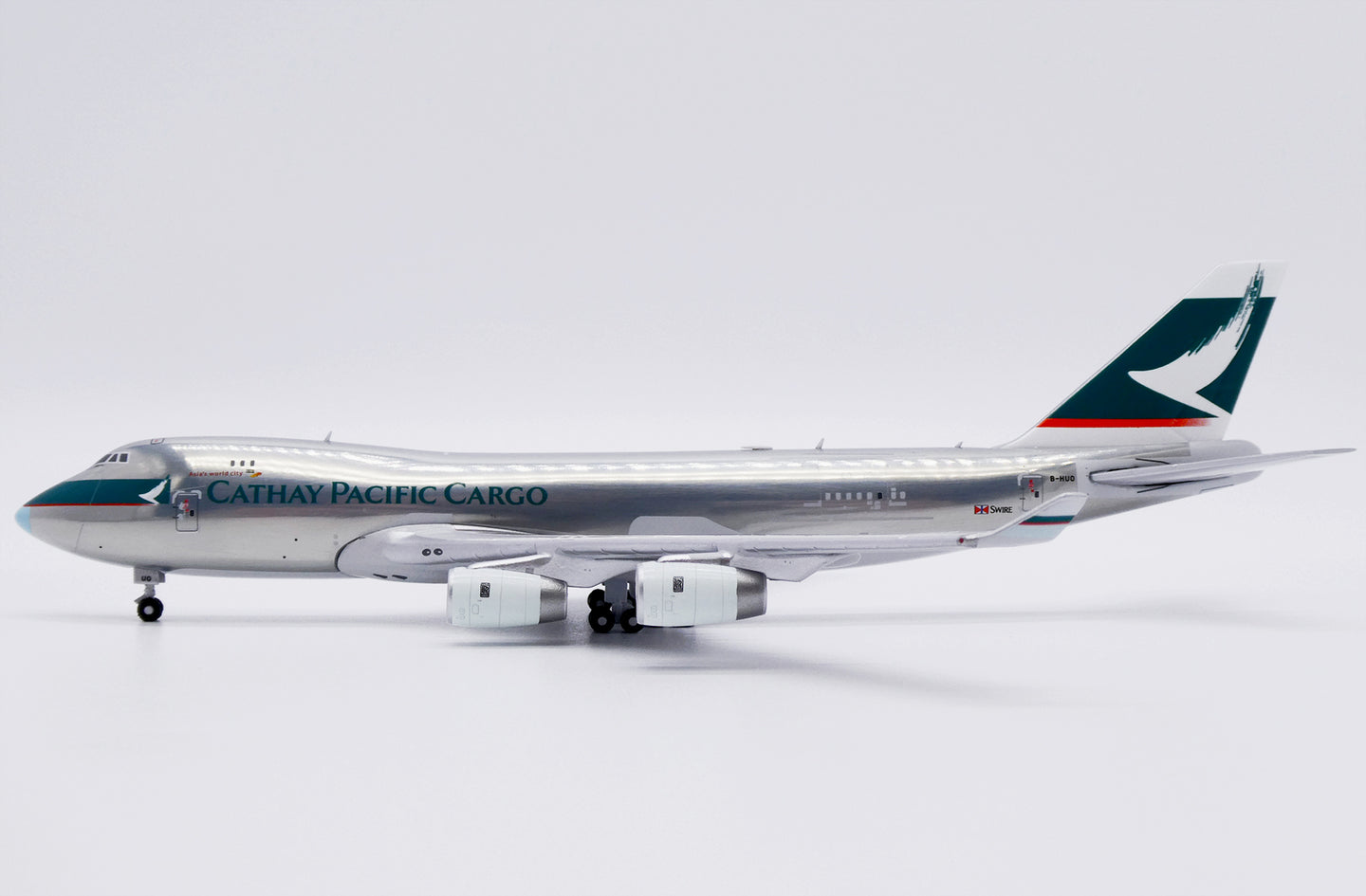 JC WINGS B747-400F CATHAY PACIFIC CARGO (POLISHED) REG: B-HUO