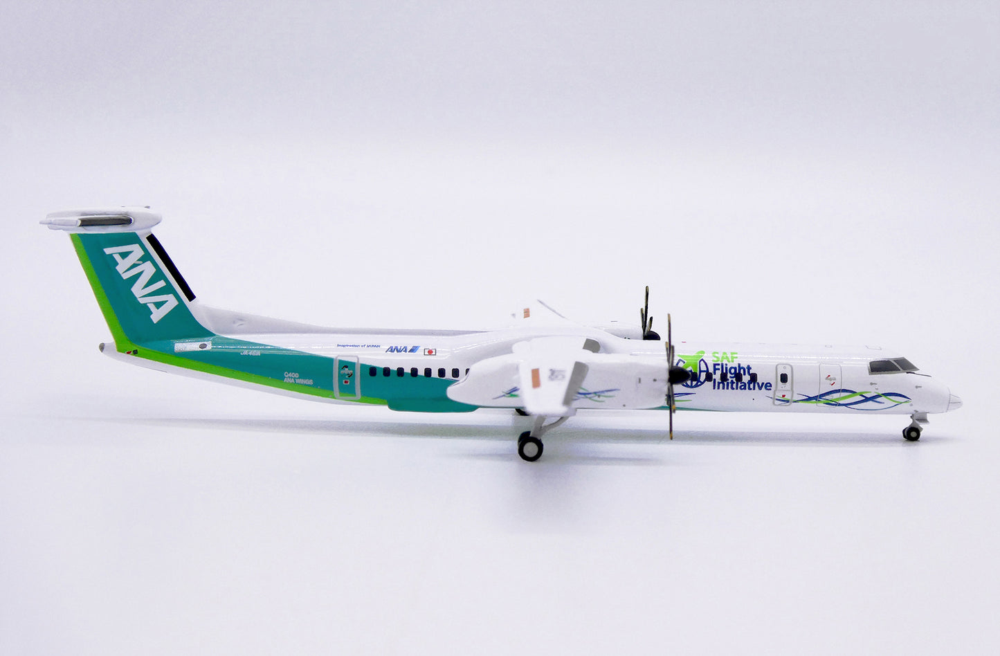 JC WINGS DASH 8-Q400 ANA WINGS ANA "FUTURE PROMISE" REG: JA461A