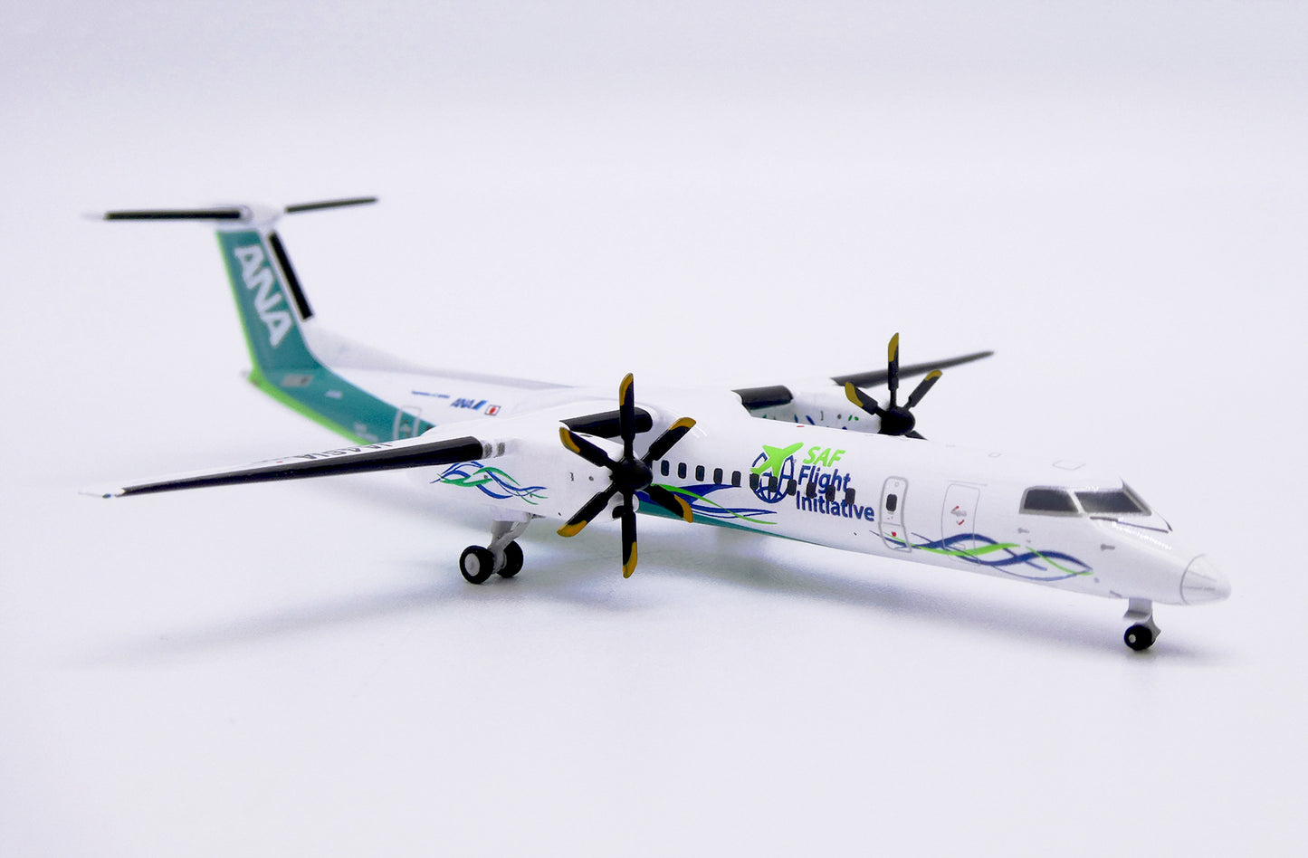 JC WINGS DASH 8-Q400 ANA WINGS ANA "FUTURE PROMISE" REG: JA461A