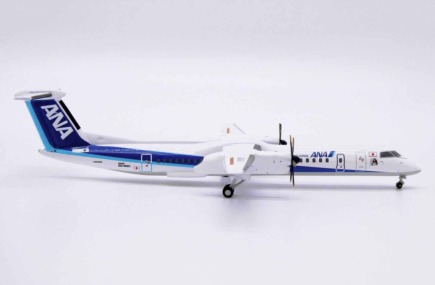 JC WINGS DASH 8-Q400 ANA WINGS "DEMON SLAYER" REG: JA846A