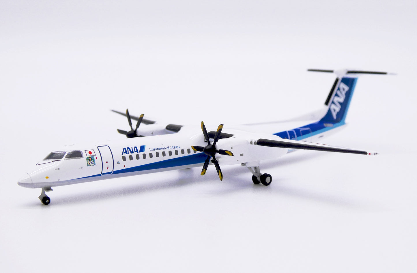 JC WINGS DASH 8-Q400 ANA WINGS "DEMON SLAYER" REG: JA846A