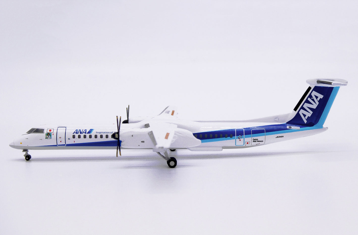 JC WINGS DASH 8-Q400 ANA WINGS "DEMON SLAYER" REG: JA846A