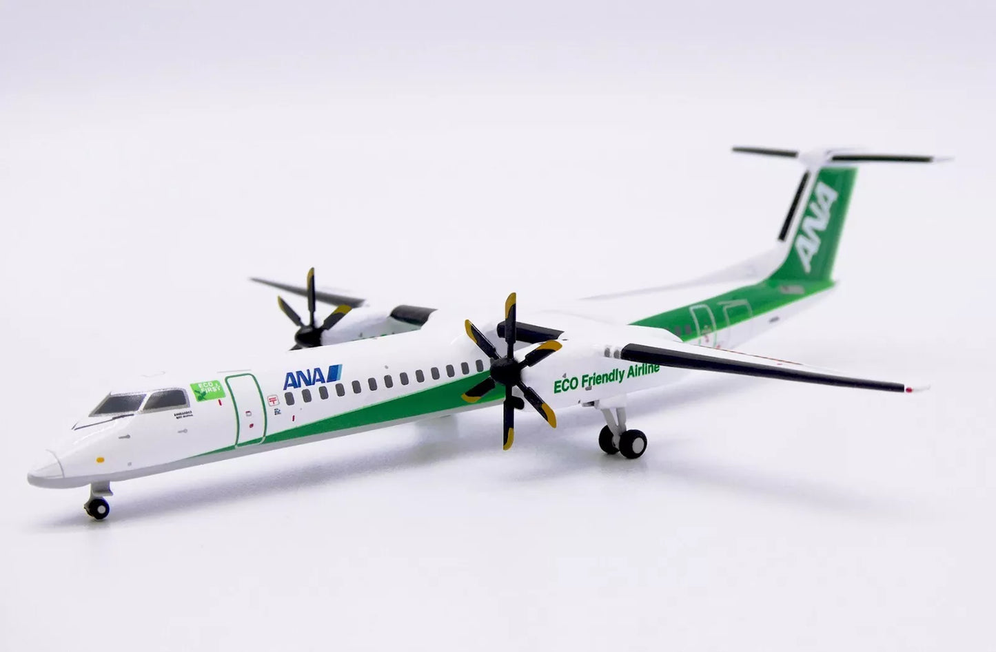 JC WINGS DASH 8-Q400 ANA WINGS "ECO FRIENDLY AIRLINE" REG: JA858A