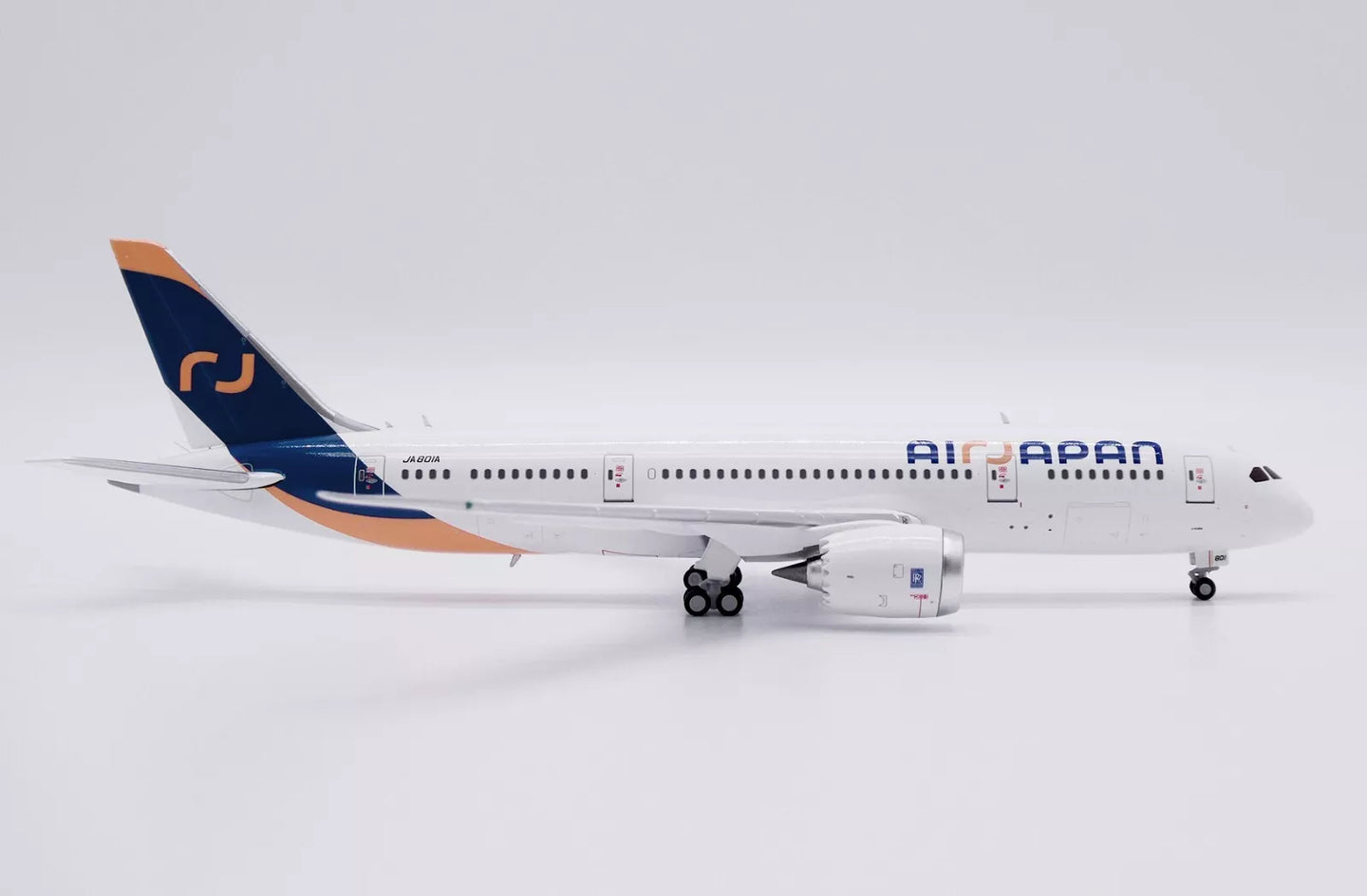 JC WINGS B787-8 DREAMLINER AIR JAPAN REG: JA801A