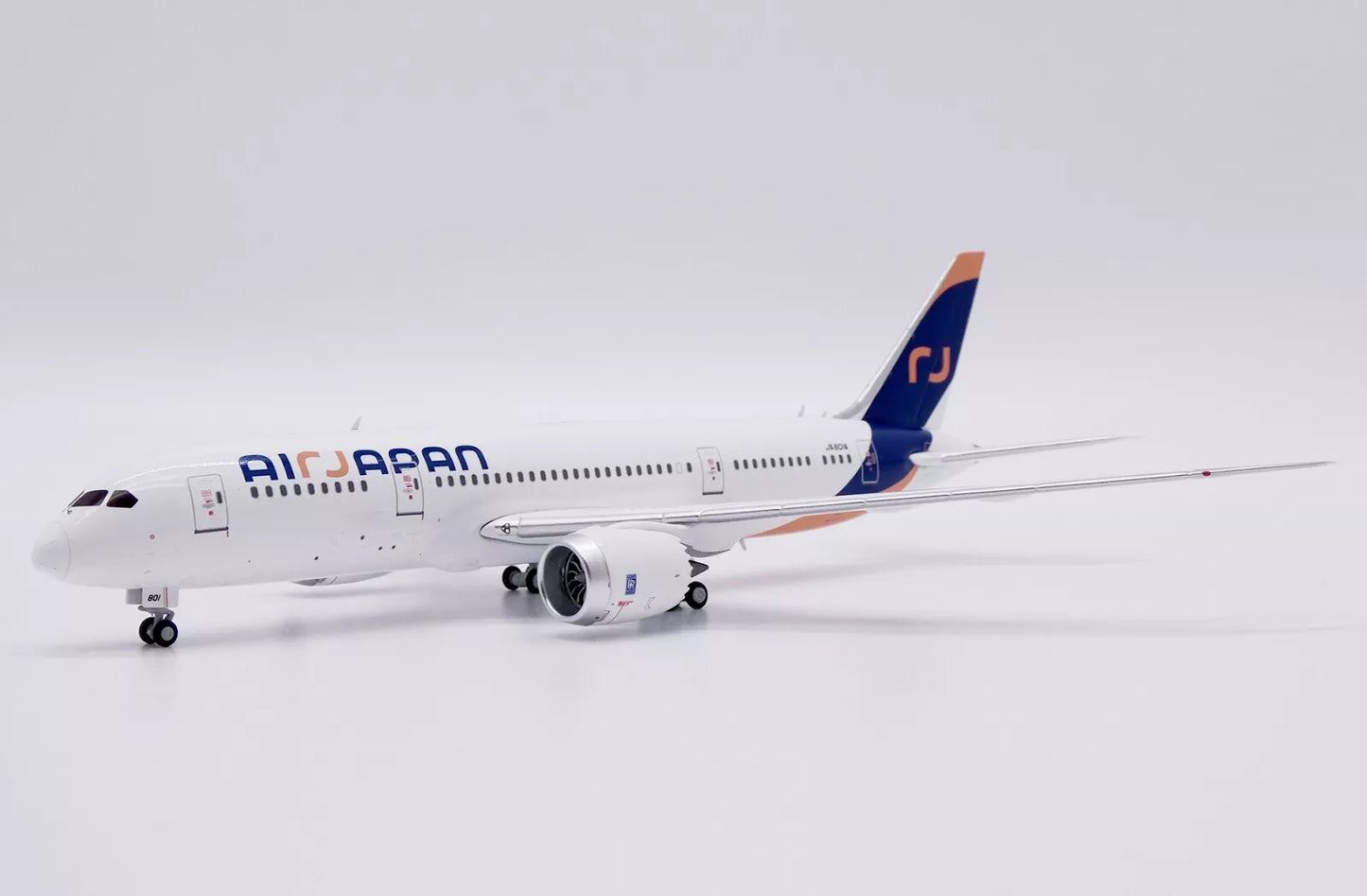 JC WINGS B787-8 DREAMLINER AIR JAPAN REG: JA801A