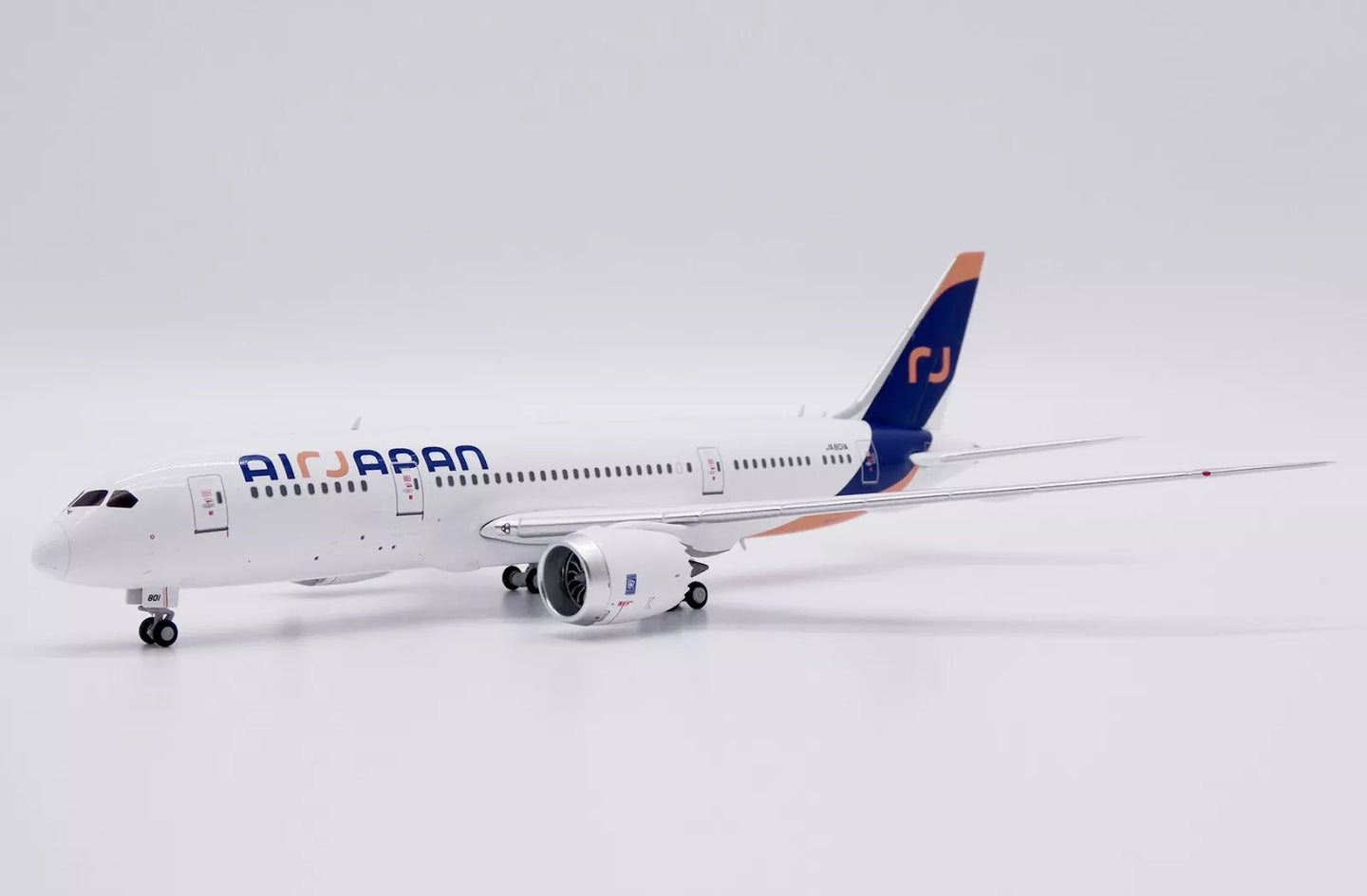JC WINGS B787-8 DREAMLINER AIR JAPAN REG: JA801A