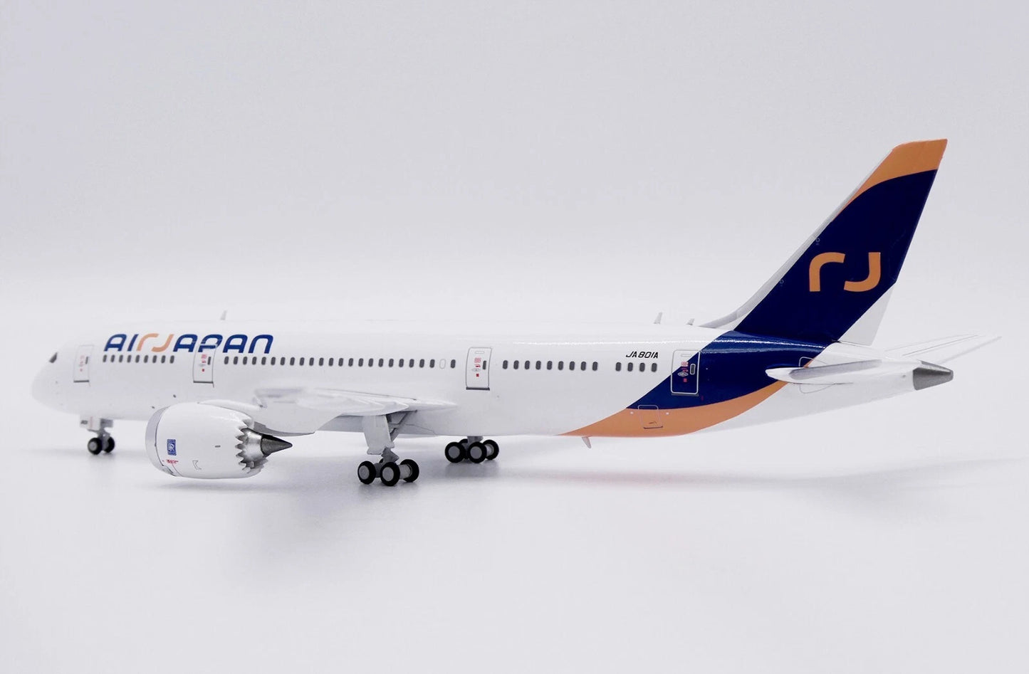 JC WINGS B787-8 DREAMLINER AIR JAPAN REG: JA801A
