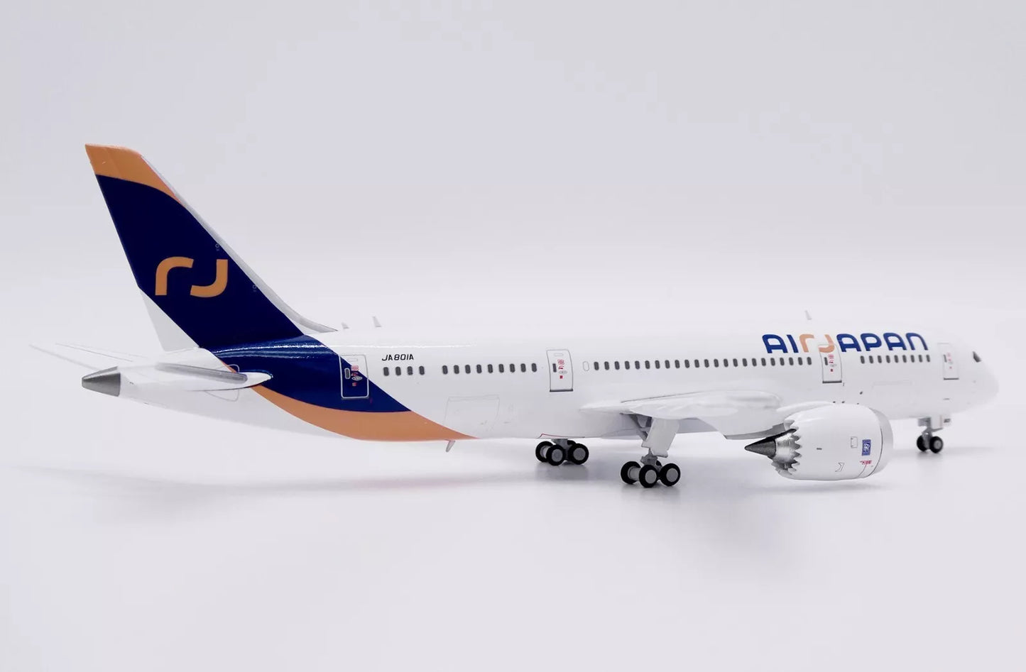 JC WINGS B787-8 DREAMLINER AIR JAPAN REG: JA801A