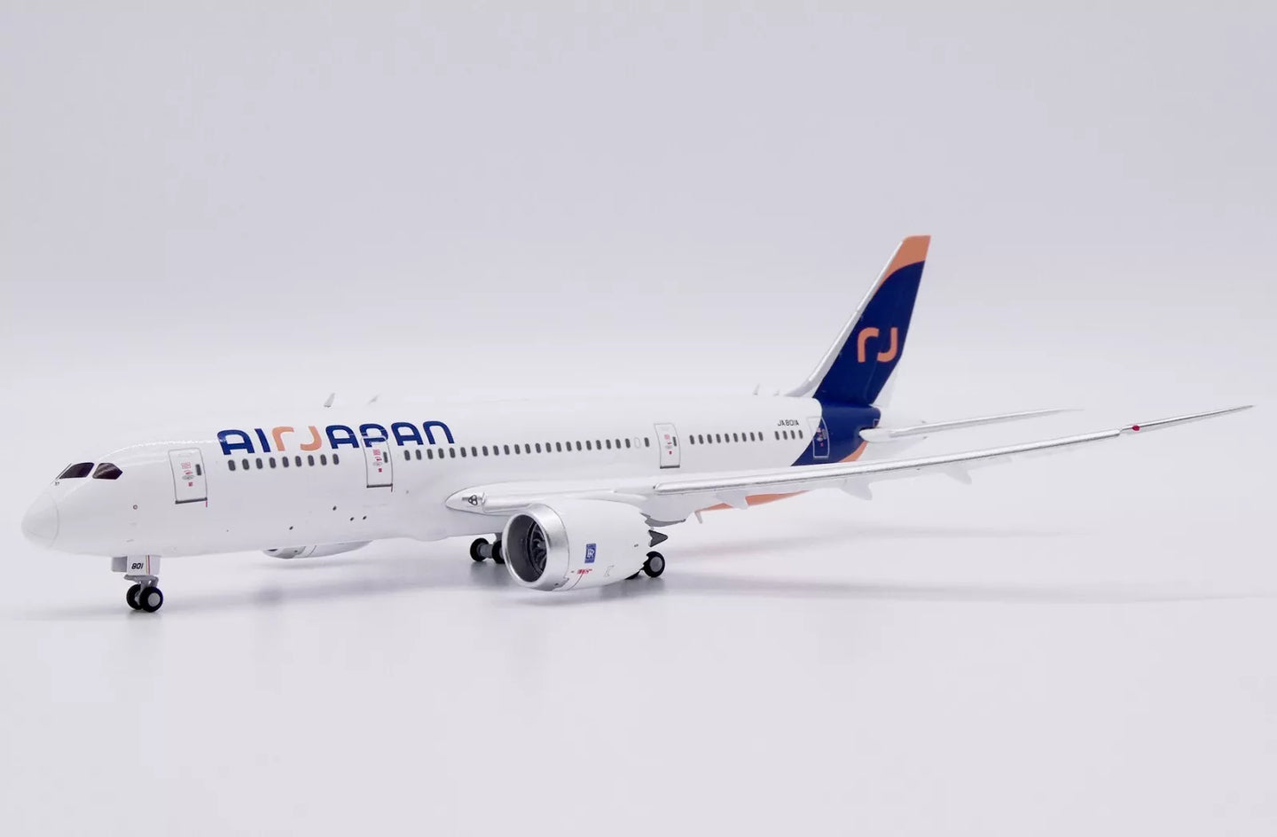 JC WINGS B787-8 DREAMLINER AIR JAPAN REG: JA801A