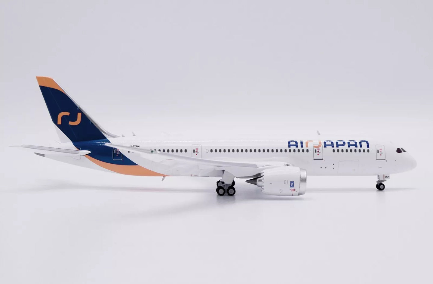 JC WINGS B787-8 DREAMLINER AIR JAPAN REG: JA801A