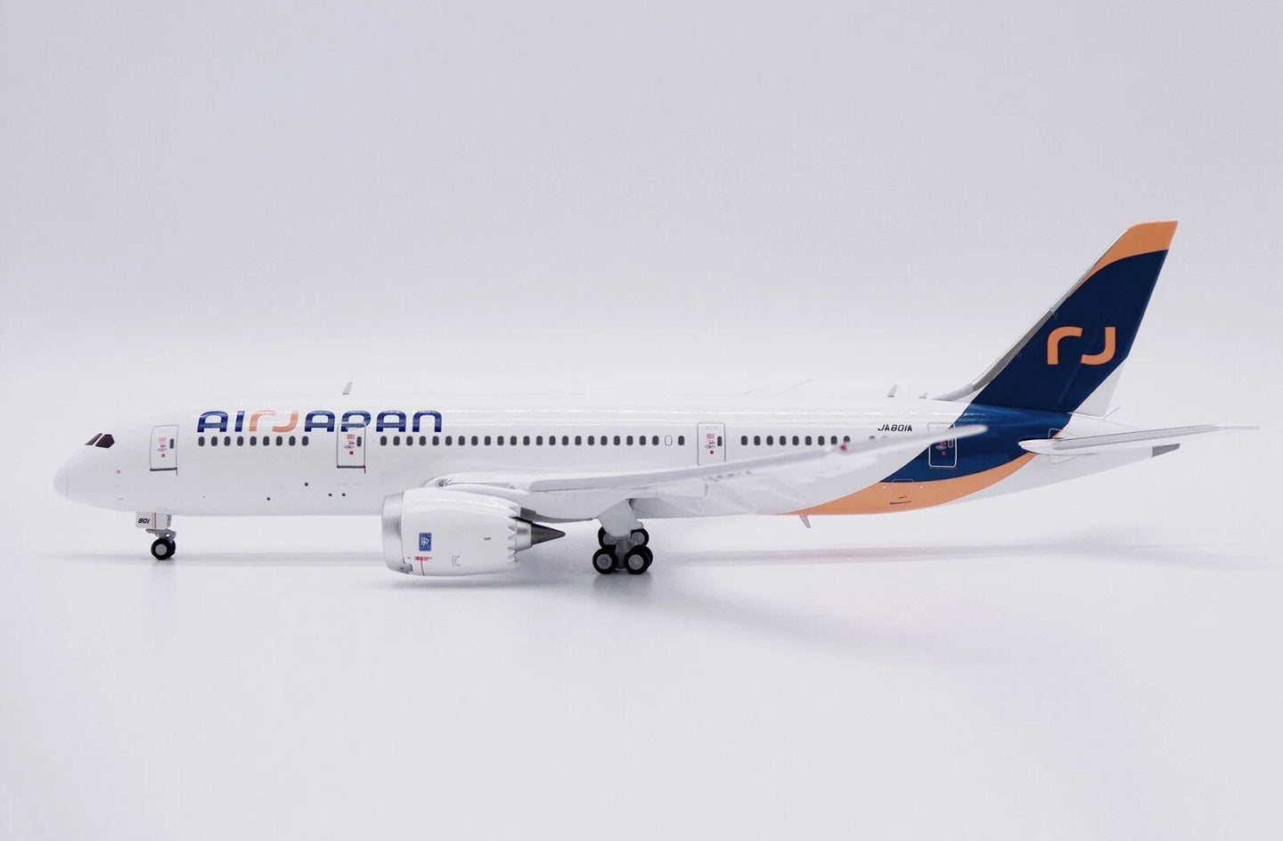 JC WINGS B787-8 DREAMLINER AIR JAPAN REG: JA801A