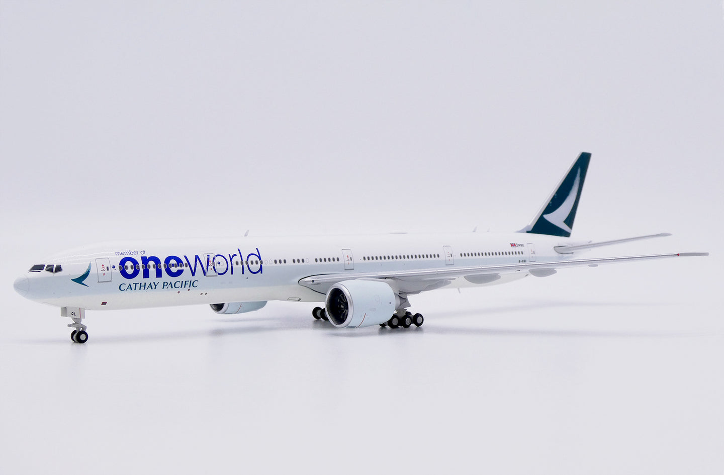 JC WINGS B777-300ER CATHAY PACIFIC "NEW COLOURS / ONEWORLD" REG: B-KQL