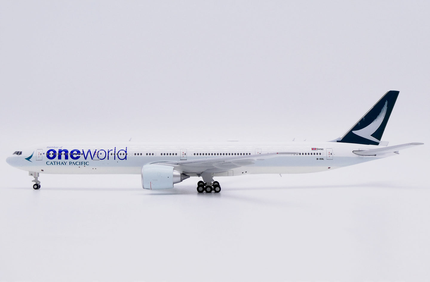 JC WINGS B777-300ER CATHAY PACIFIC "NEW COLOURS / ONEWORLD" REG: B-KQL