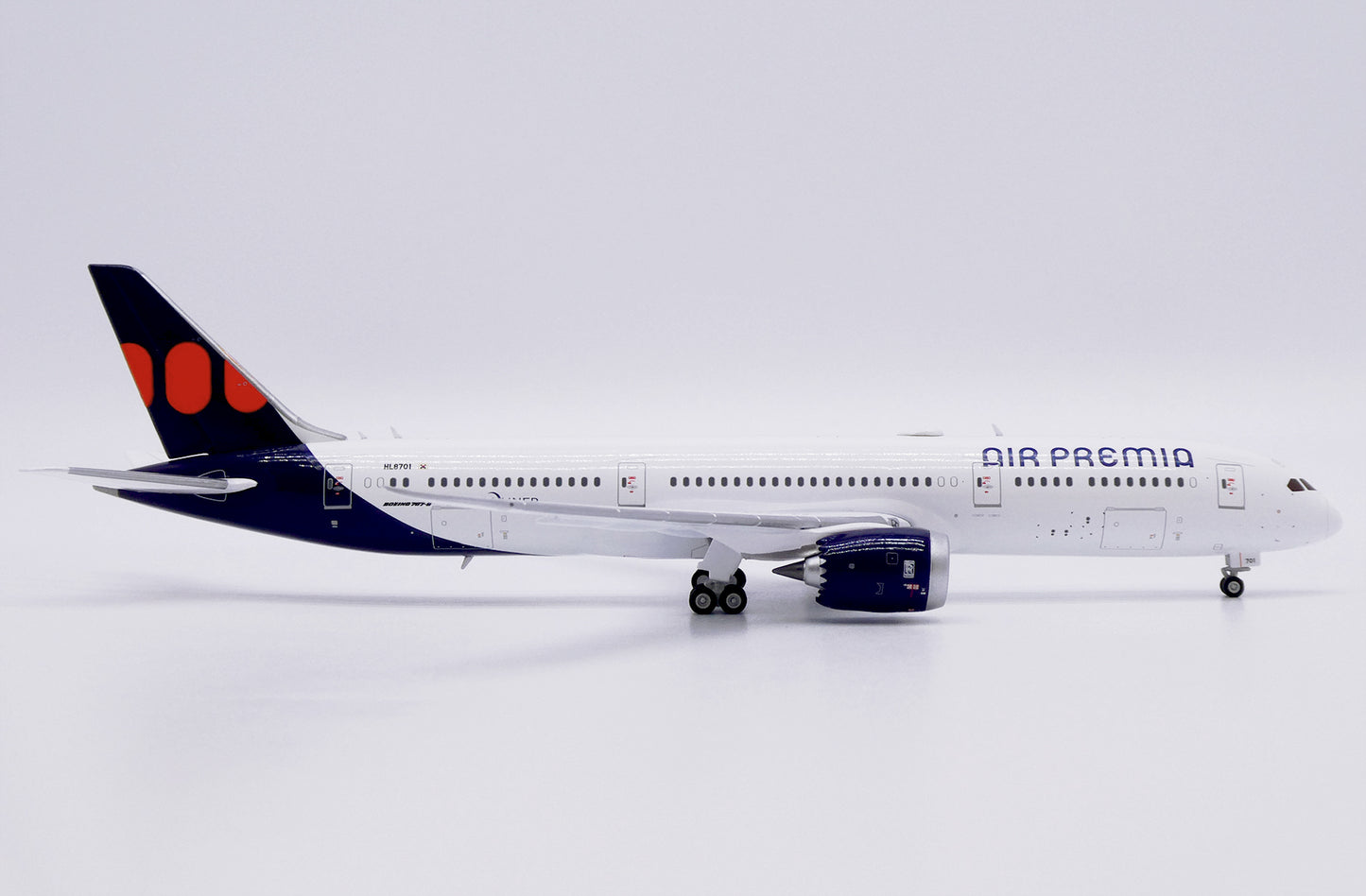 JC WINGS B787-9 DREAMLINER AIR PREMIA REG: HL8701