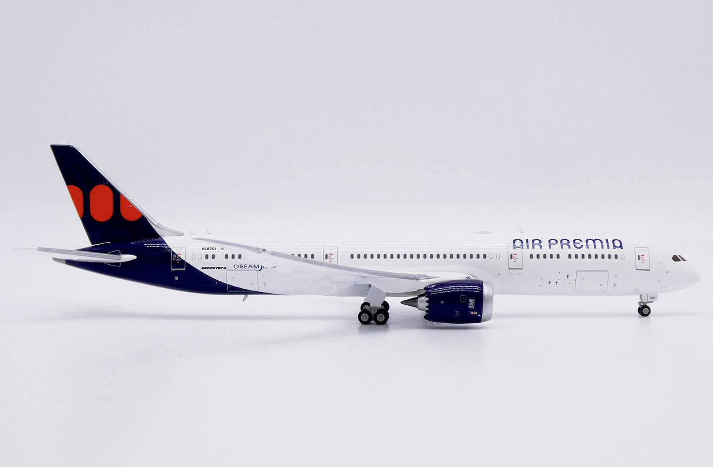JC WINGS B787-9 DREAMLINER AIR PREMIA REG: HL8701 FLAPS DOWN