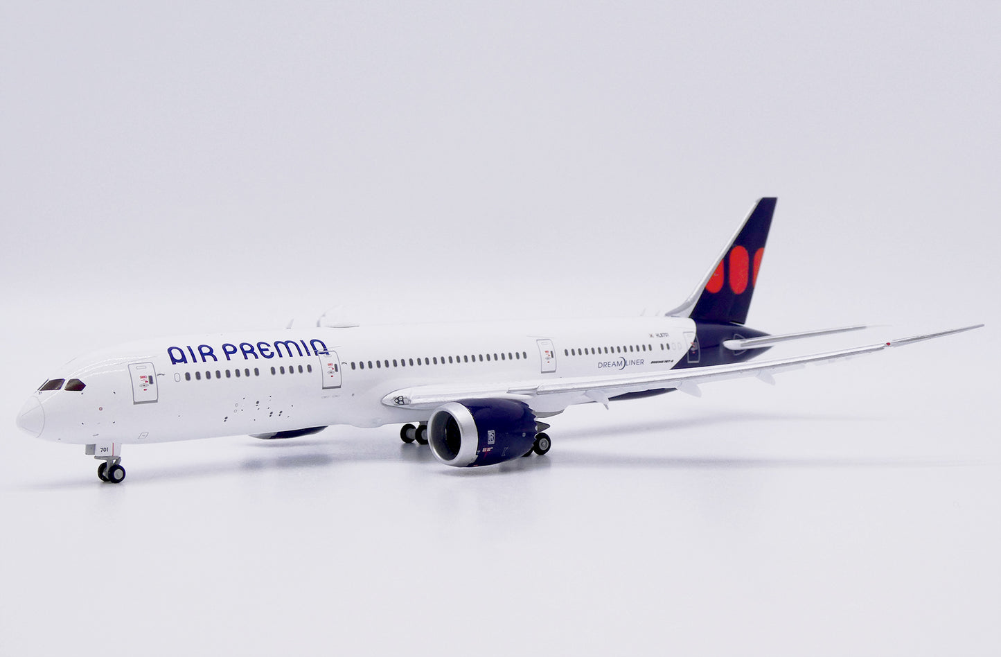 JC WINGS B787-9 DREAMLINER AIR PREMIA REG: HL8701 FLAPS DOWN