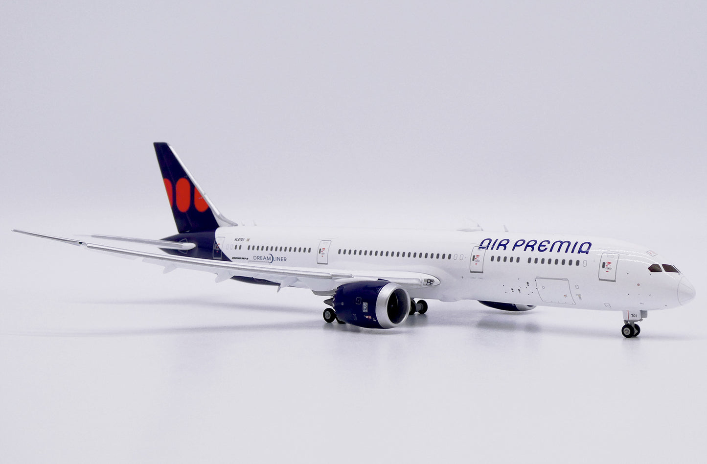 JC WINGS B787-9 DREAMLINER AIR PREMIA REG: HL8701 FLAPS DOWN