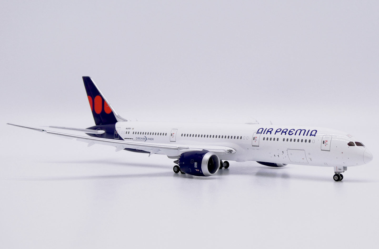 JC WINGS B787-9 DREAMLINER AIR PREMIA REG: HL8701 FLAPS DOWN