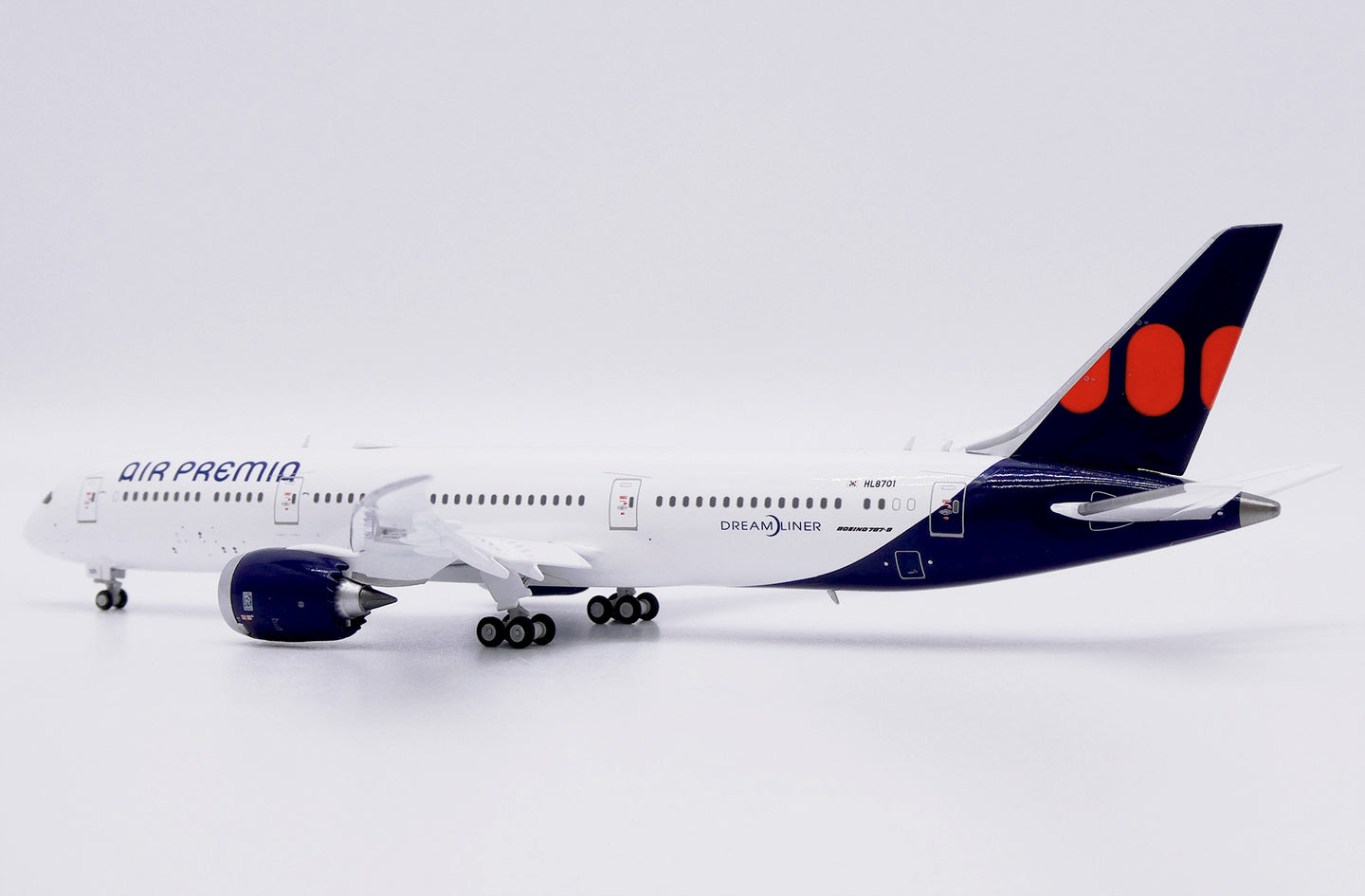 JC WINGS B787-9 DREAMLINER AIR PREMIA REG: HL8701 FLAPS DOWN