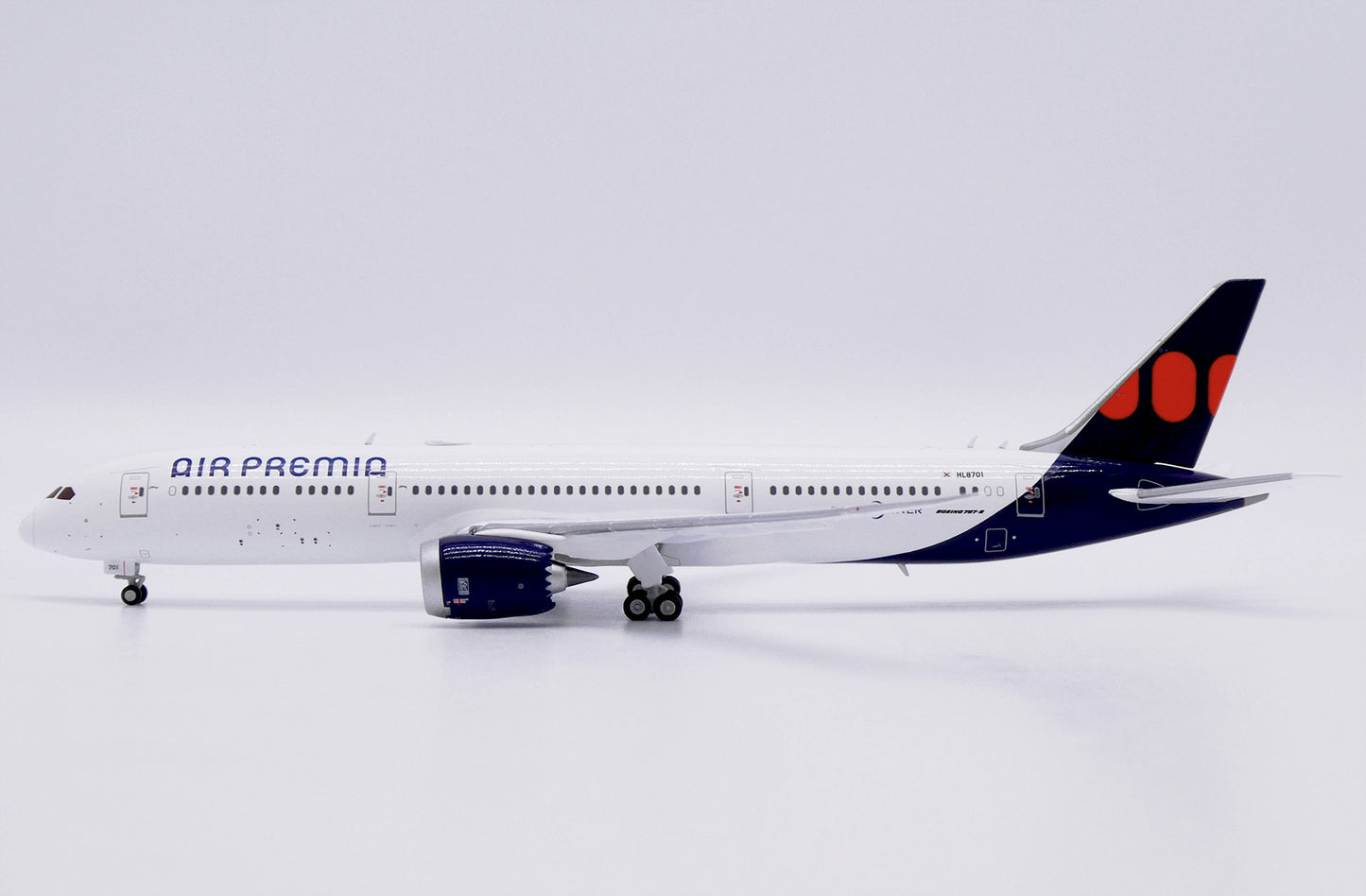 JC WINGS B787-9 DREAMLINER AIR PREMIA REG: HL8701