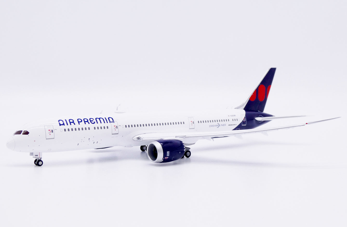 JCWINGS B787-9 DREAMLINER AIR PREMIA (FLAPS DOWN) REG: HL8389
