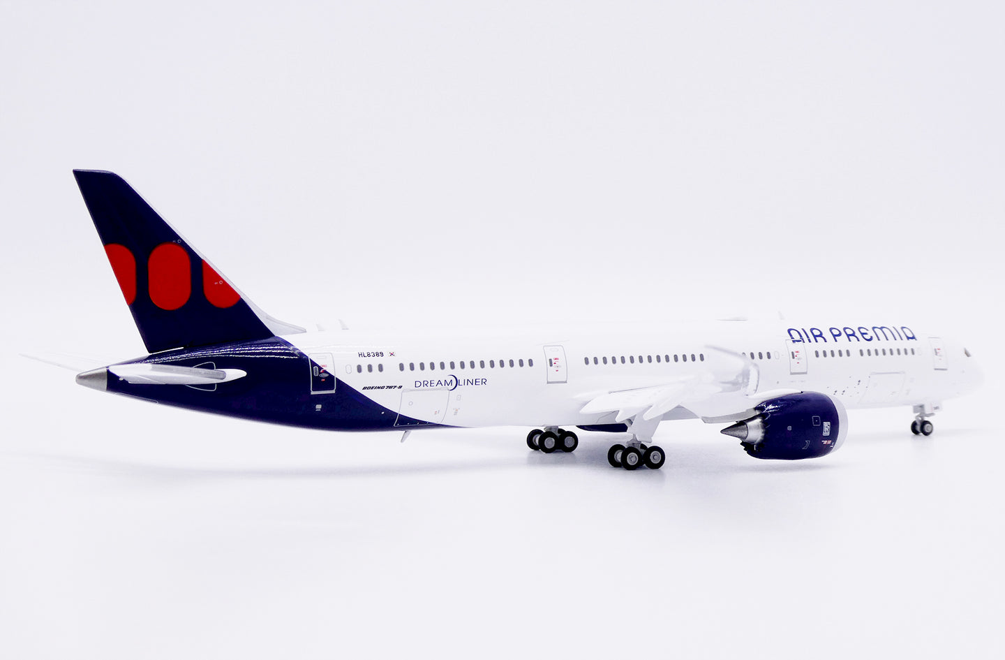 JCWINGS B787-9 DREAMLINER AIR PREMIA (FLAPS DOWN) REG: HL8389