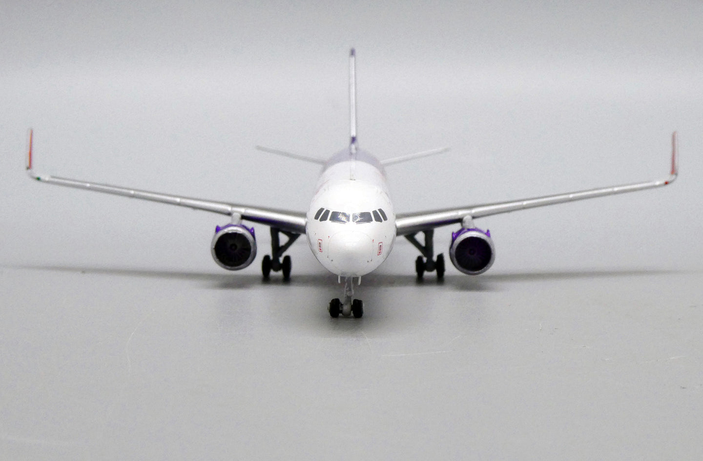 JC WINGS A321 HONG KONG EXPRESS "REWARD-U LIVERY" REG: B-LEJ