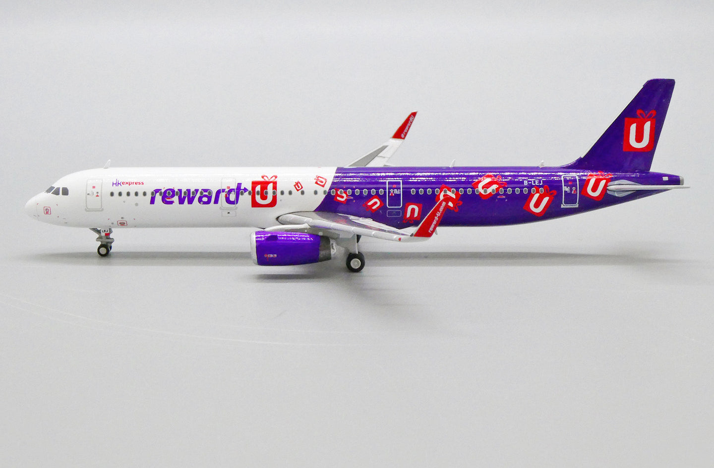 JC WINGS A321 HONG KONG EXPRESS "REWARD-U LIVERY" REG: B-LEJ