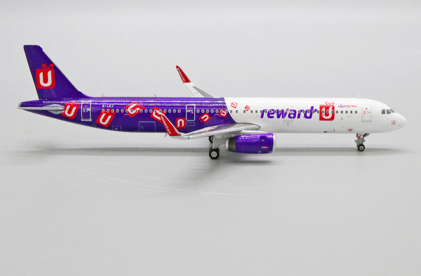 JC WINGS A321 HONG KONG EXPRESS "REWARD-U LIVERY" REG: B-LEJ