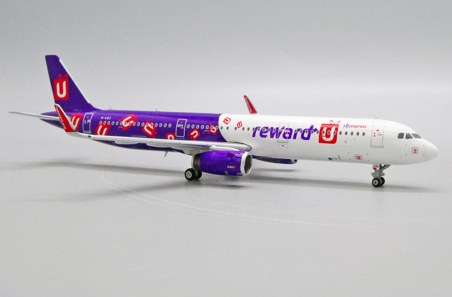 JC WINGS A321 HONG KONG EXPRESS "REWARD-U LIVERY" REG: B-LEJ