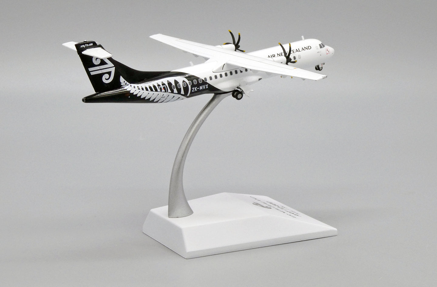 JC WINGS ATR72-600 AIR NEW ZEALAND REG: ZK-MVX