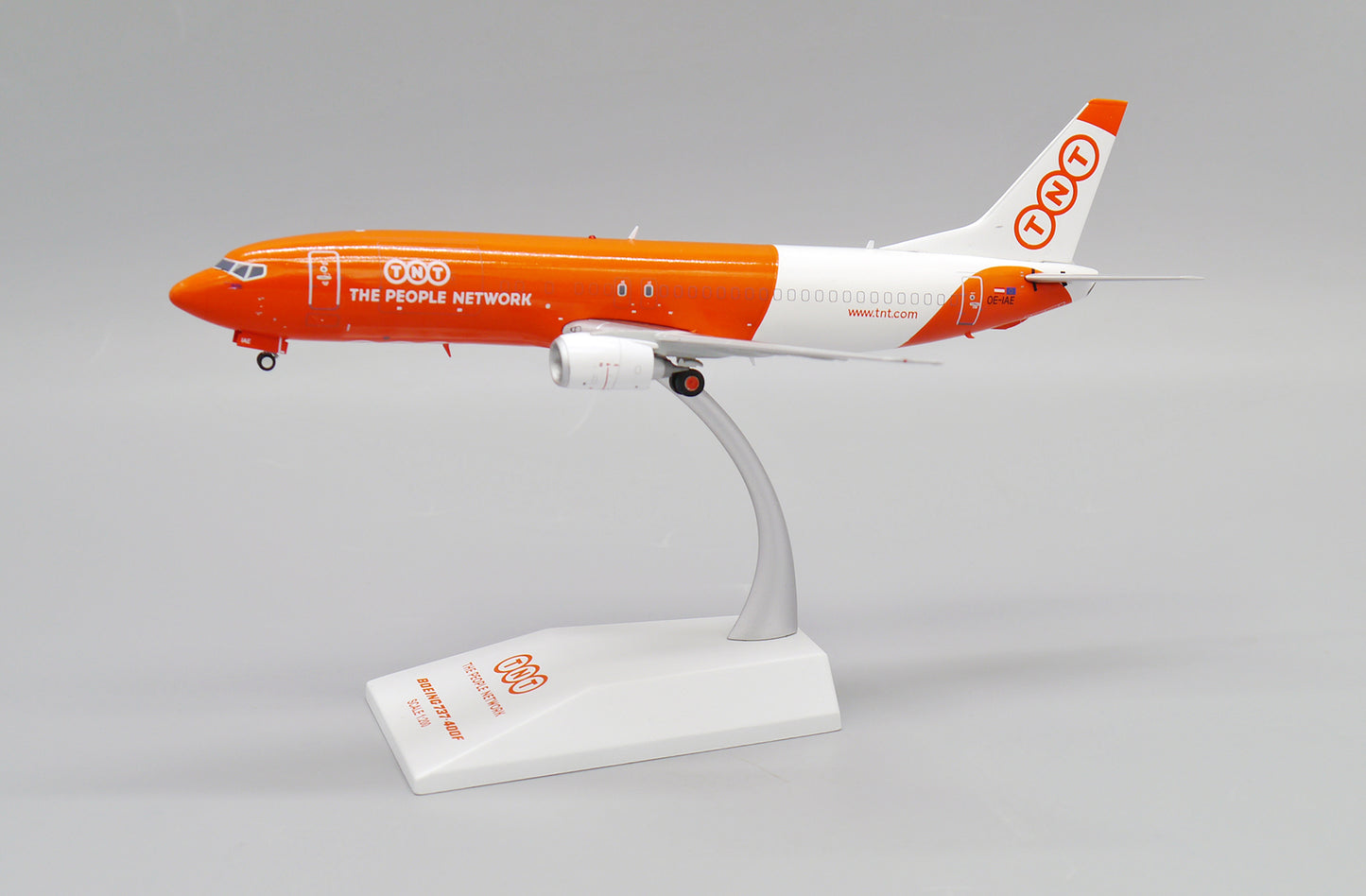 JC WINGS  B737-400(SF) TNT EXPRESS REG: OE-IAE
