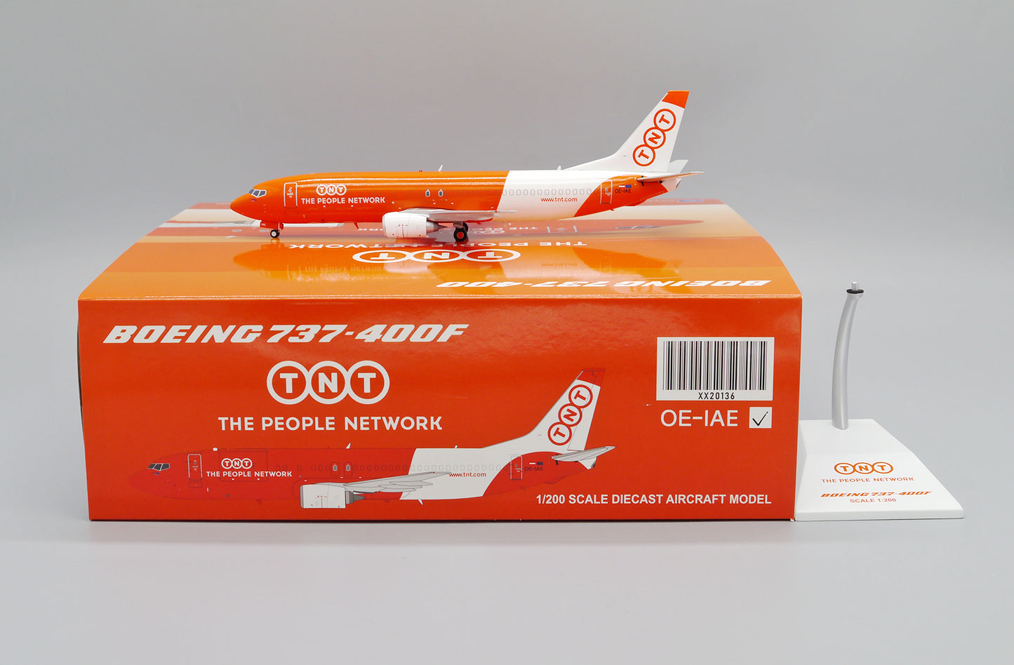 JC WINGS  B737-400(SF) TNT EXPRESS REG: OE-IAE