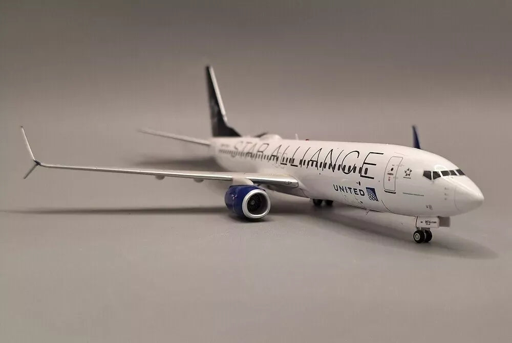 JFOX MODELS B737-824 (WL) STAR ALLIANCE UNITED AIRLINES REG: N76516