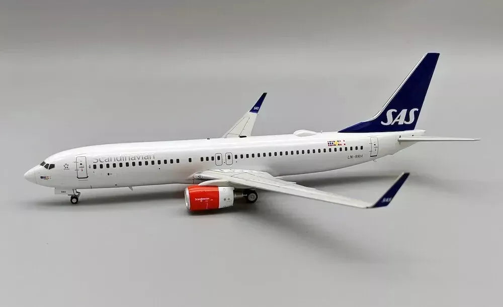 JFOX MODELS B737-783 SAS SCANDINAVIAN AIRLINES REG: LN-RRN