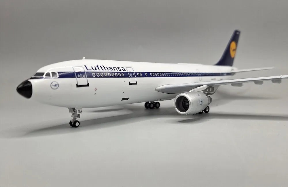JFOX MODEL A300B4-2C LUFTHANSA REG: D-AIBA