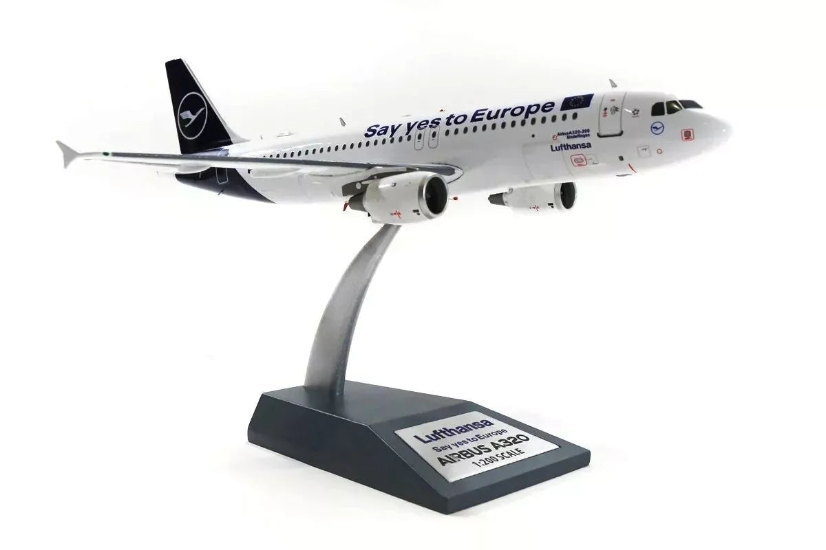 JFOX A320-214 LUFTHANSA REG: D-AIZQ