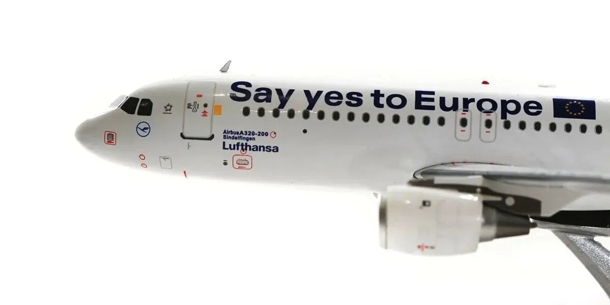 JFOX A320-214 LUFTHANSA REG: D-AIZQ