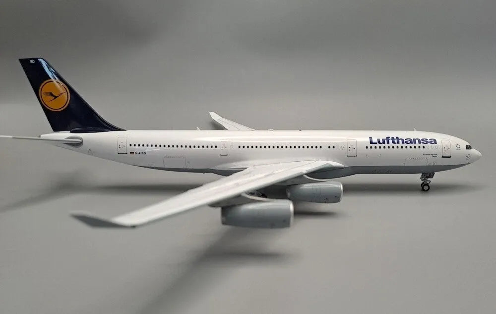 JFOX A340-200 LUFTHANSA "ESSEN" REG: D-AIBD