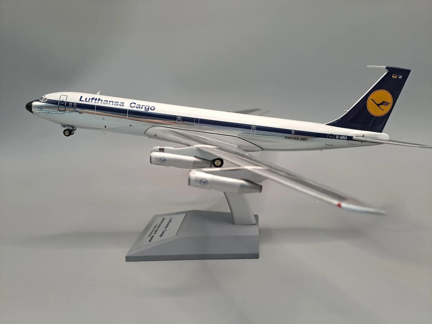 JFOX B707-330C LUFTHANSA CARGO REG: D-ABUI