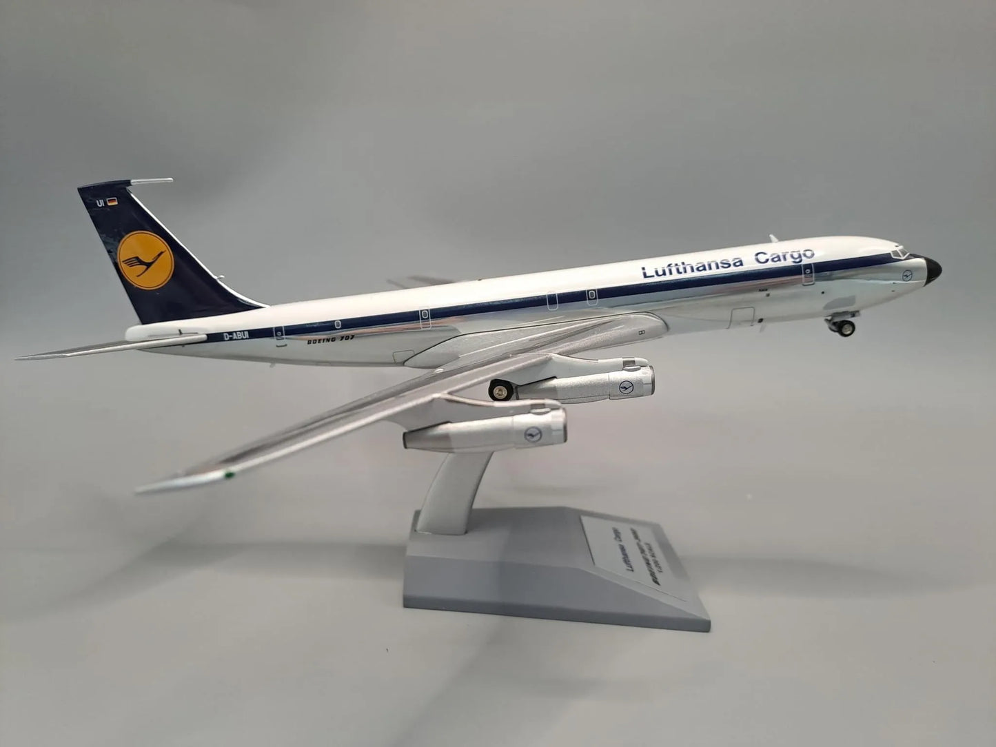 JFOX B707-330C LUFTHANSA CARGO REG: D-ABUI