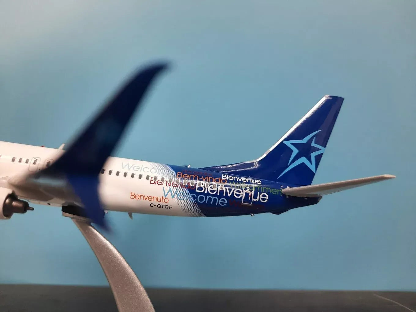 JFOX BOEING 737-8Q8 AIR TRANSAT REG: C-GTQF