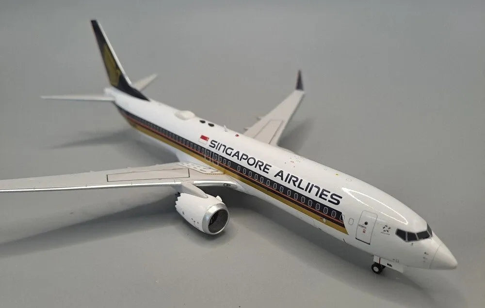 JFOX BOEING 737-8 MAX SINGAPORE AIRLINES REG: 9V-MBI